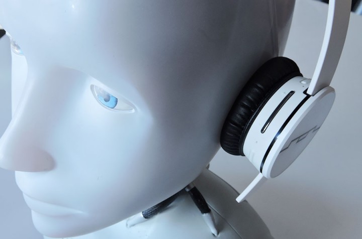 Sol Republic Tracks Air wireless headphones