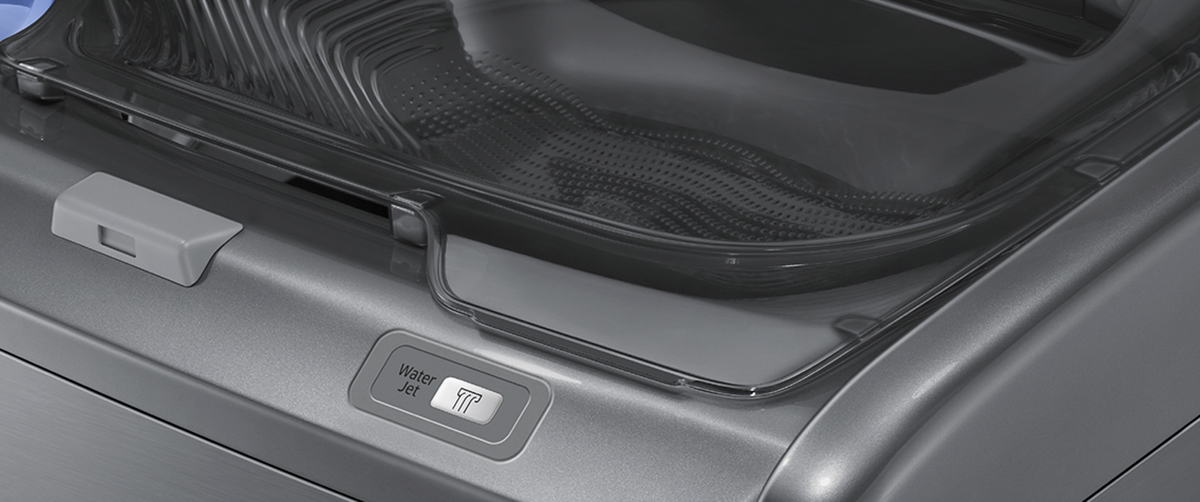 Samsung assists the laundry by soaking and scrubbing before a wash