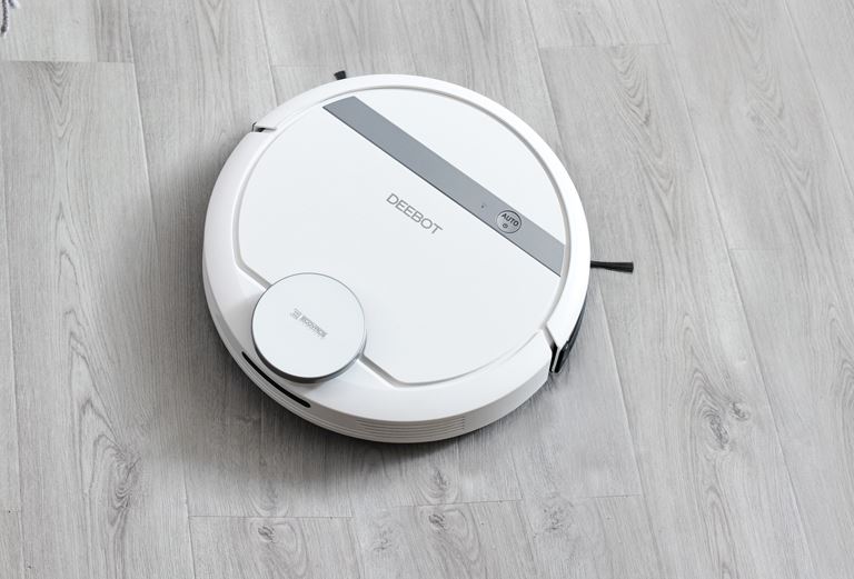Review: Ecovacs DEEBOT 710 robot vacuum cleans up at under $500