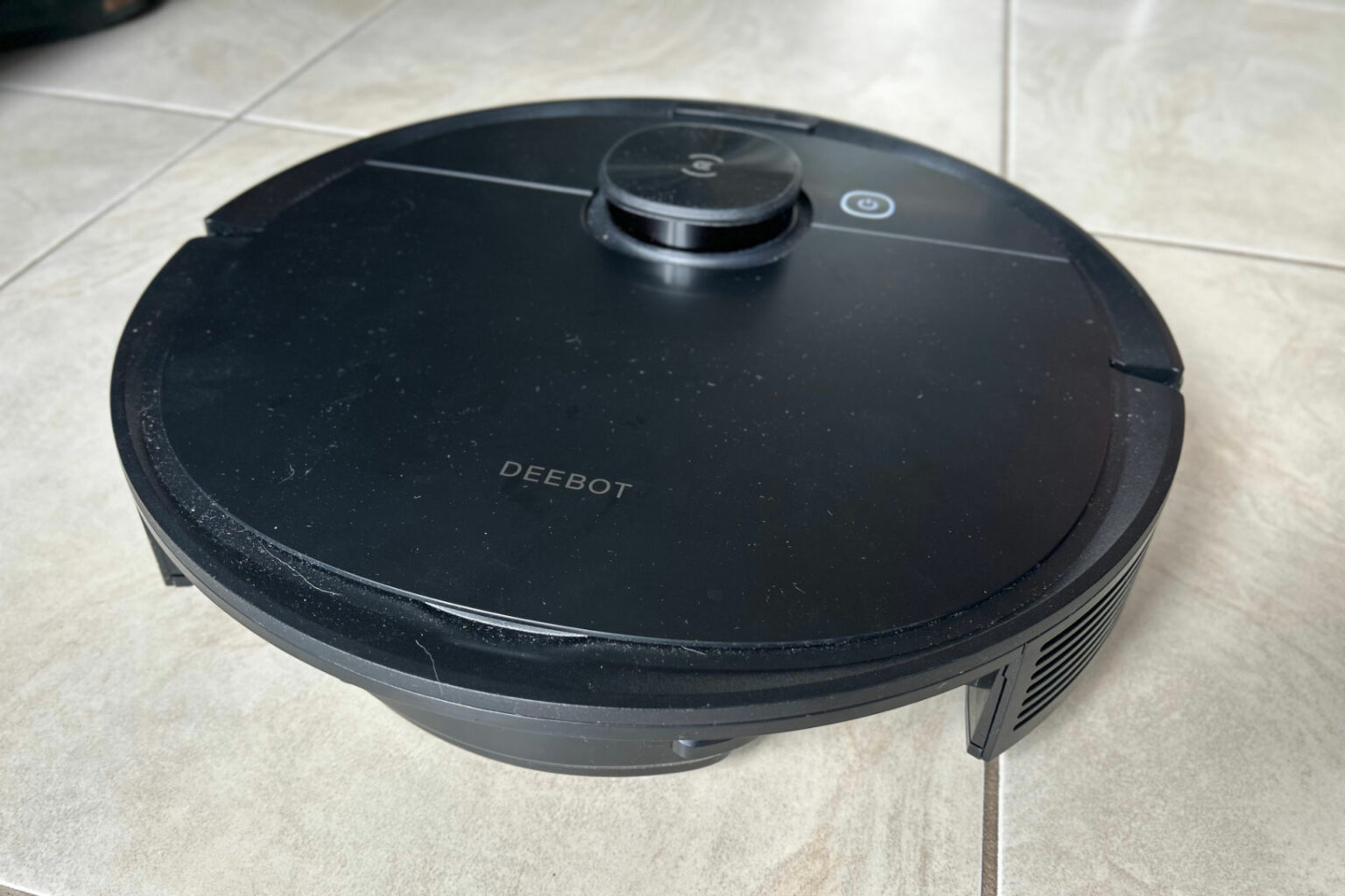 Ecovacs Deebot Neo review a friendly robot vacuum