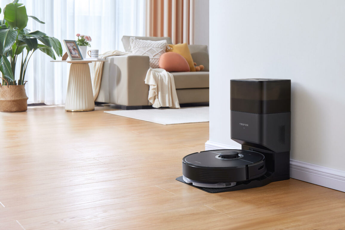 ces 2023 vacuum
