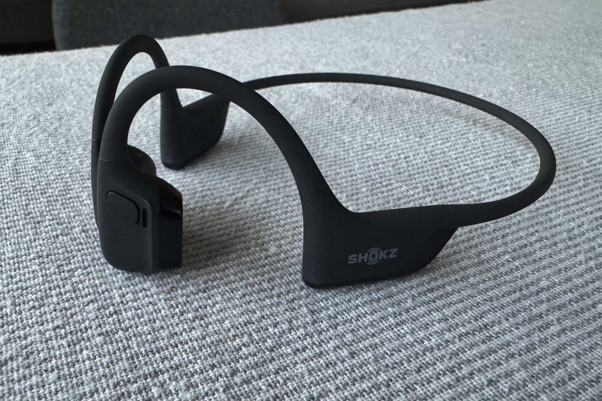 【極美品】SHOKZ OpenRun Pro 2 ブラック SHOKZS820 Shokz OpenRun Pro 2 Open-Ear Wireless Earbuds in Black | Abt